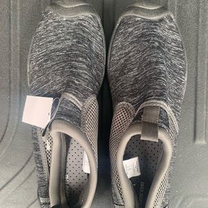 Men's lands end water shoes - brand new!